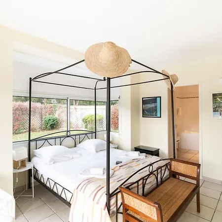 Nyaraló 145 M Near Ocean With Pool And Garden